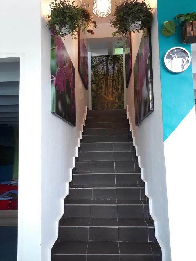 Oyo 90760 Lily Haven Hotel Tanah Rata Esterno foto