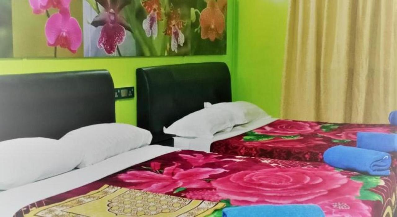 Oyo 90760 Lily Haven Hotel Tanah Rata Esterno foto