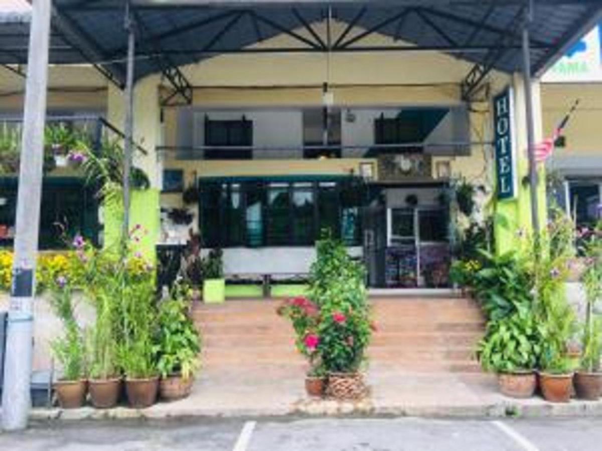 Oyo 90760 Lily Haven Hotel Tanah Rata Esterno foto